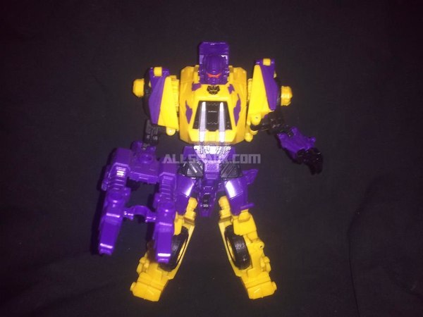 Transformers Fall Of Cybertron G2 Bruticus Out Of The Box Images  (34 of 43)